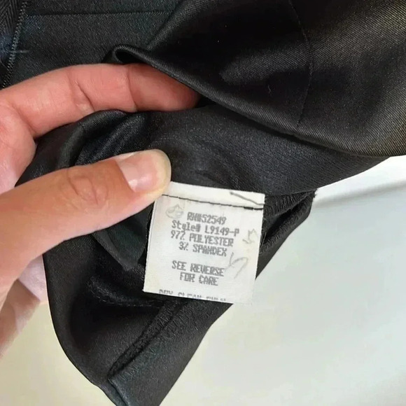 Adorable little black dress 🖤 - Picture 5 of 7